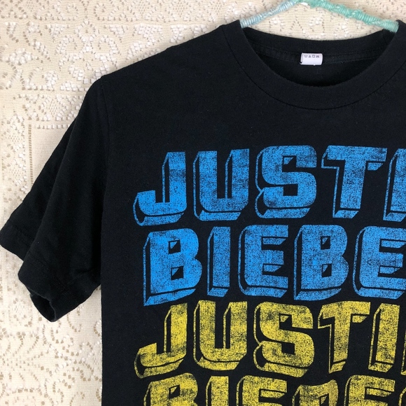 Justin Bieber 2009 tee [used] - Picture 2 of 8